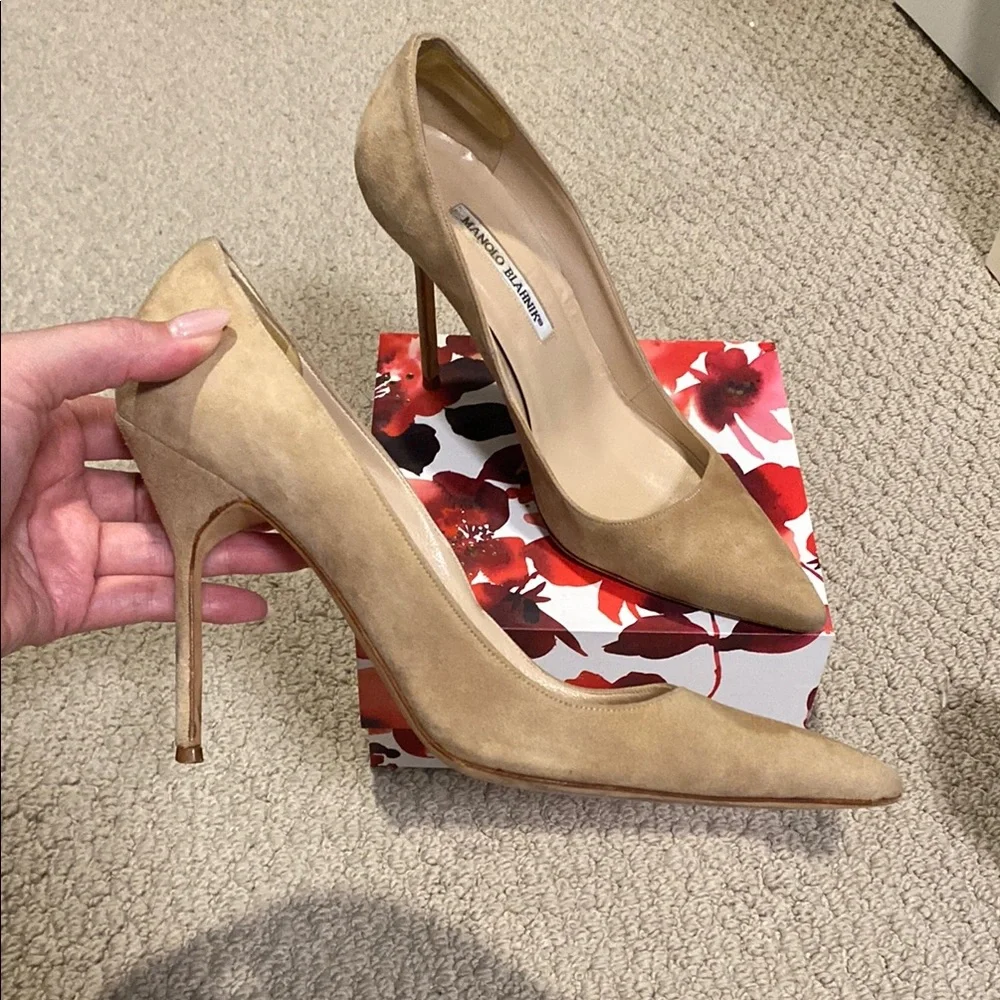 Manolo Blahnik Tan Suede Pumps - Picture 1 of 11